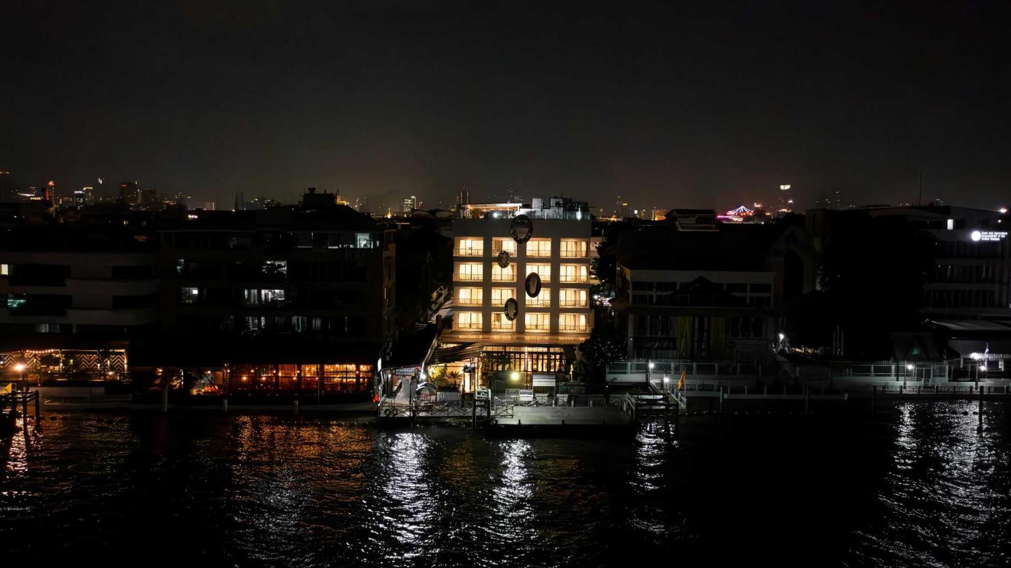 The Standardx, Bangkok Phra Arthit Hotel Exterior photo