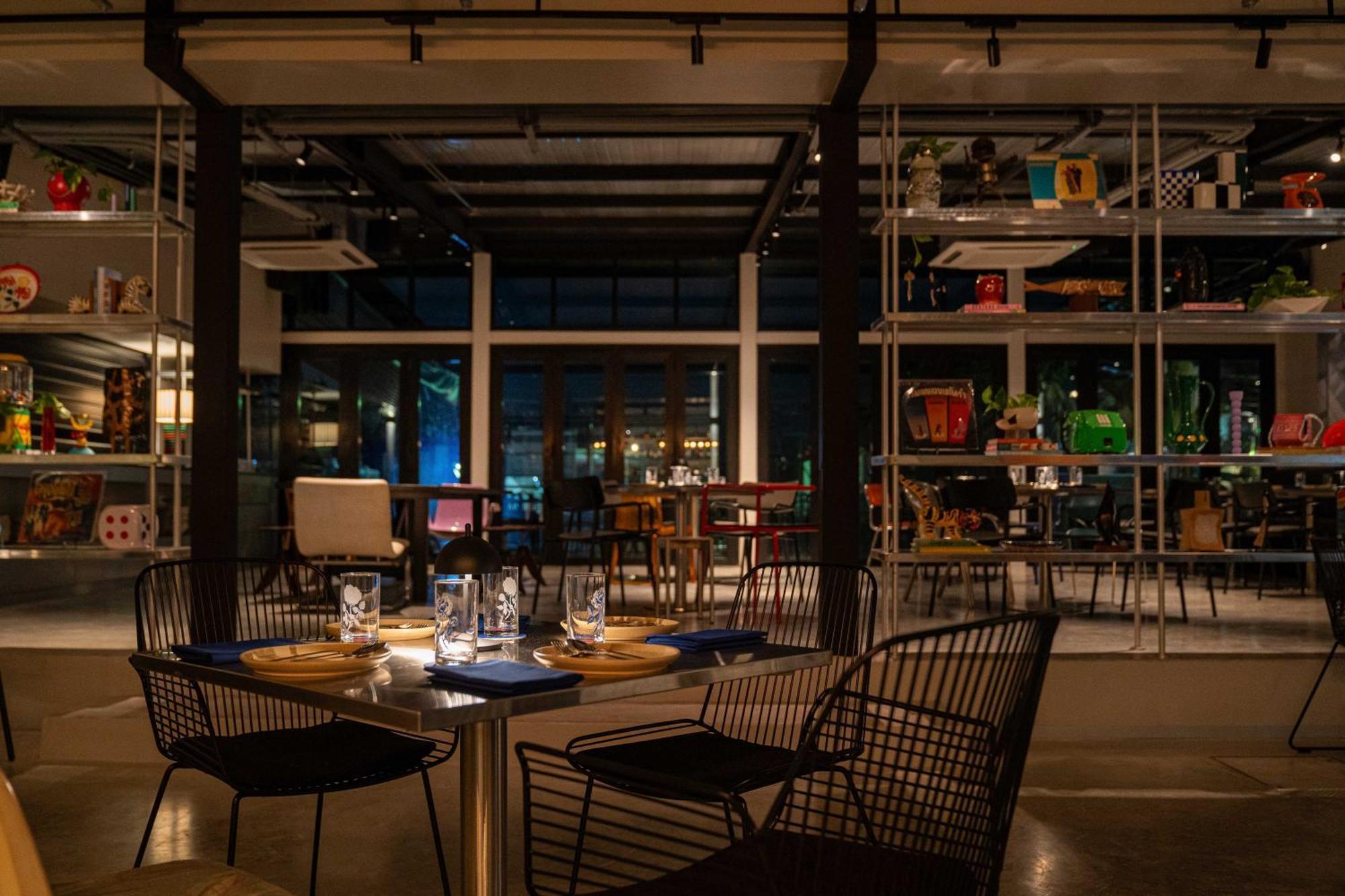 The Standardx, Bangkok Phra Arthit Hotel Exterior photo
