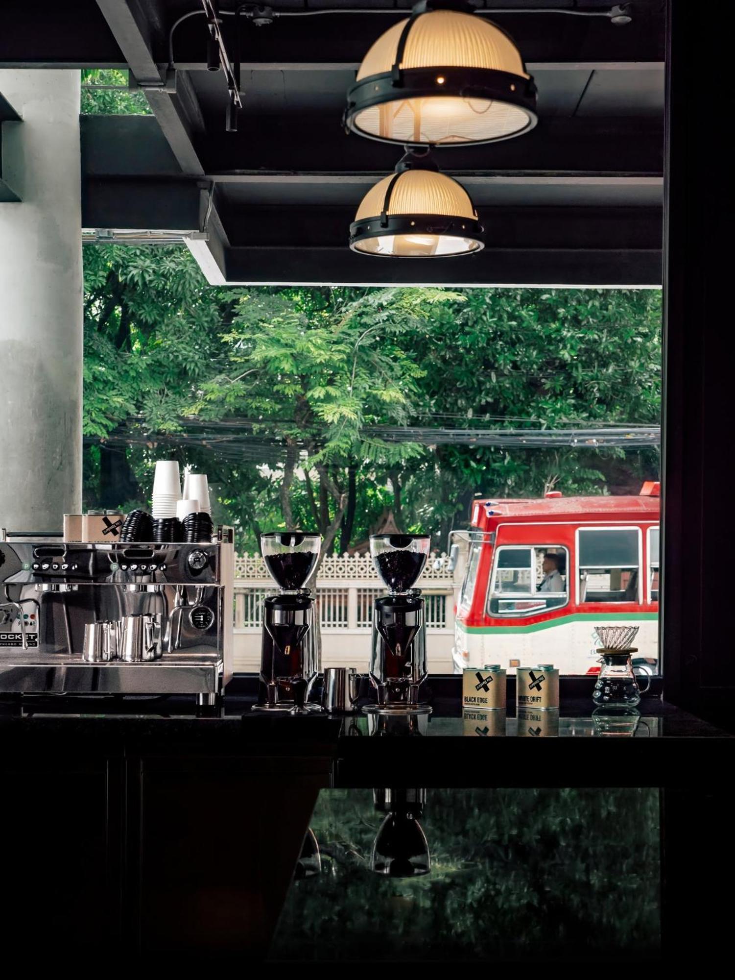 The Standardx, Bangkok Phra Arthit Hotel Exterior photo