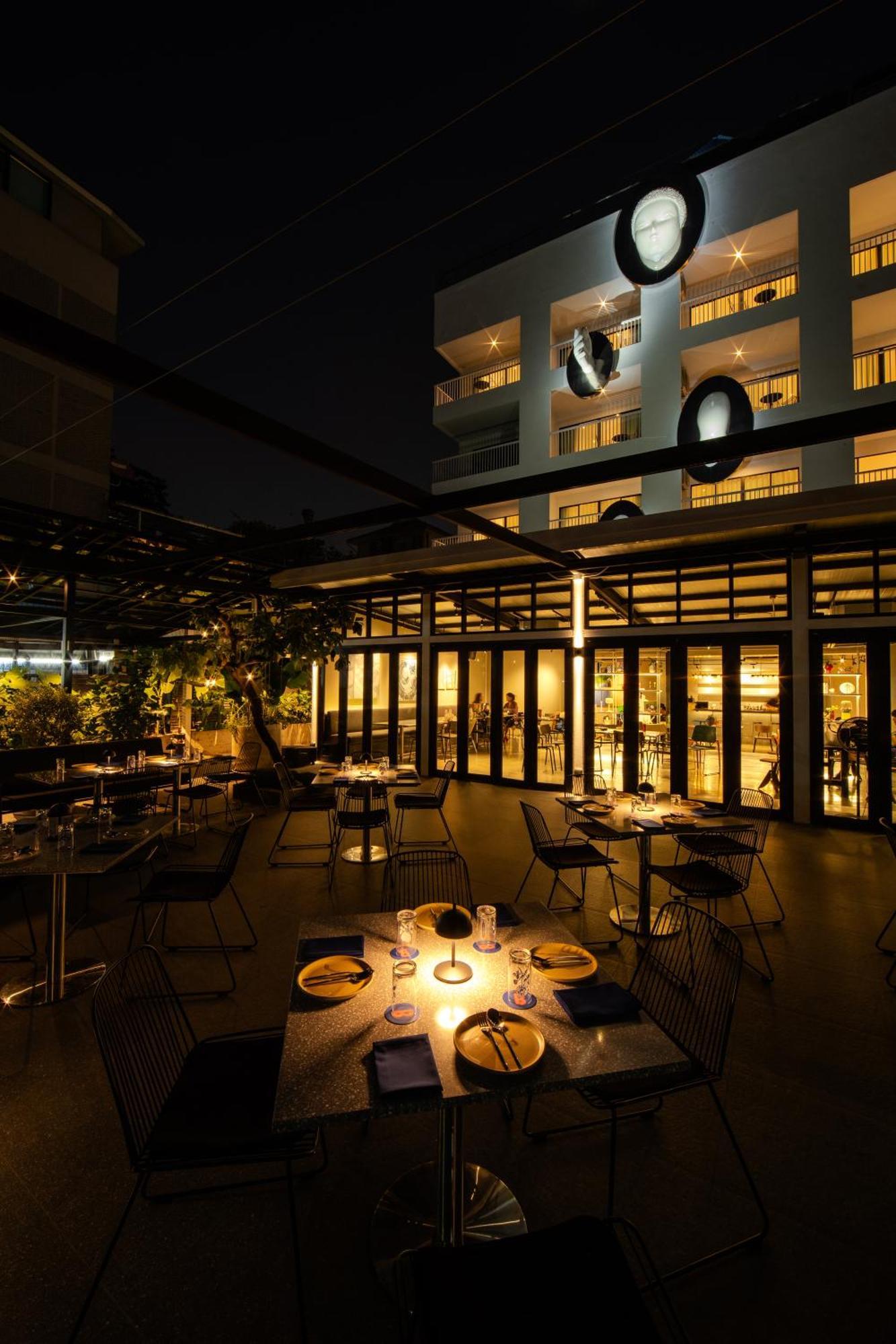 The Standardx, Bangkok Phra Arthit Hotel Exterior photo
